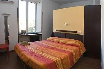 Civico 16 בית הארחה 3*